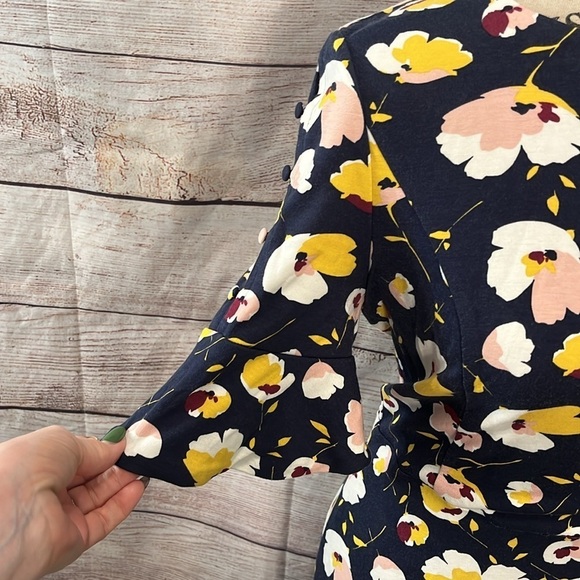 Boden “Alexis” Floral Dress Fluted Sleeves Button Detail Navy Size 6 Lined - Picture 4 of 11
